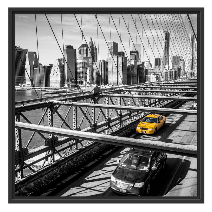 Gelbes Taxi in New York auf Brücke Schattenfugenrahmen Quadratisch 70x70