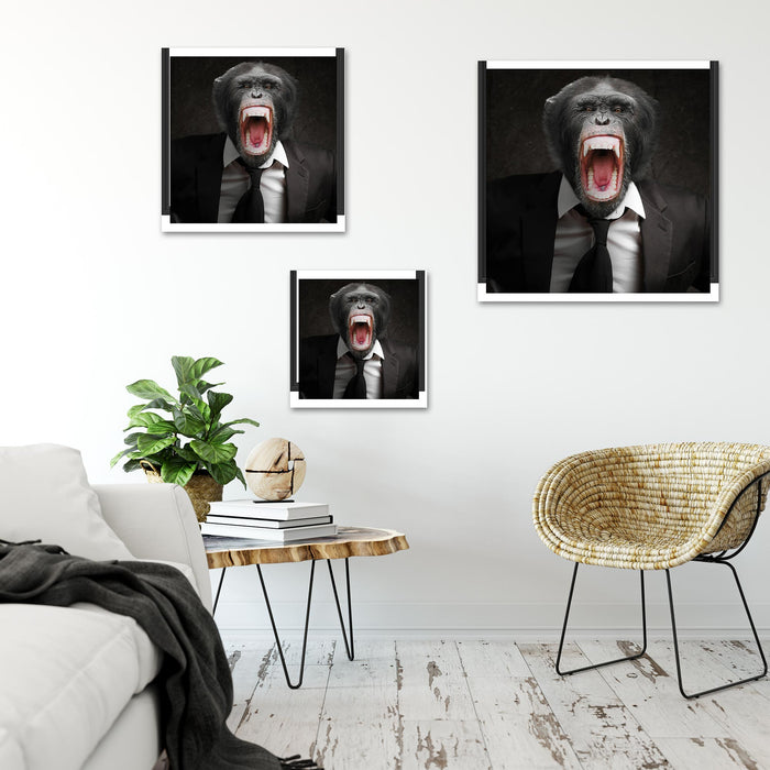 Wütender Affe im Anzug Quadratisch Schattenfugenrahmen Wohnzimmer