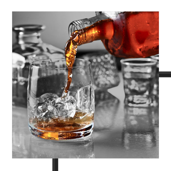 Whiskey im Glas Schattenfugenrahmen Quadratisch 70x70