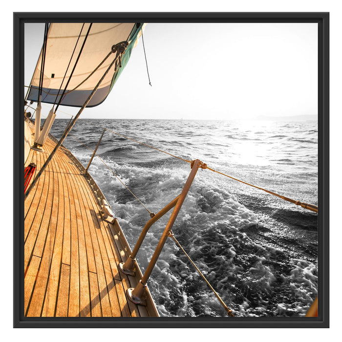 schief liegendes Segelboot Schattenfugenrahmen Quadratisch 70x70