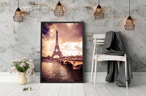 Eiffelturm in Paris Schattenfugenrahmen Wohnzimmer
