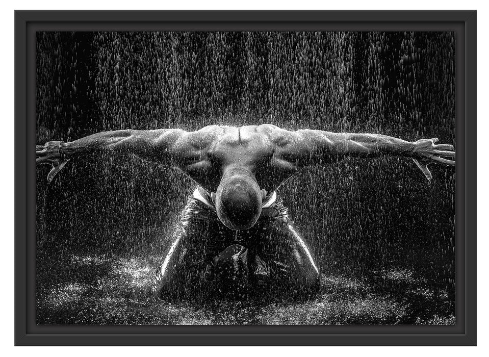 Bodybuilder im Regen Kunst B&W Schattenfugenrahmen 55x40