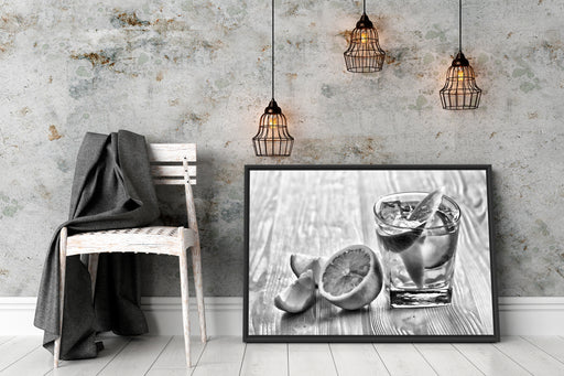 Gin Tonic Shot mit Zitronen Schattenfugenrahmen Wohnzimmer