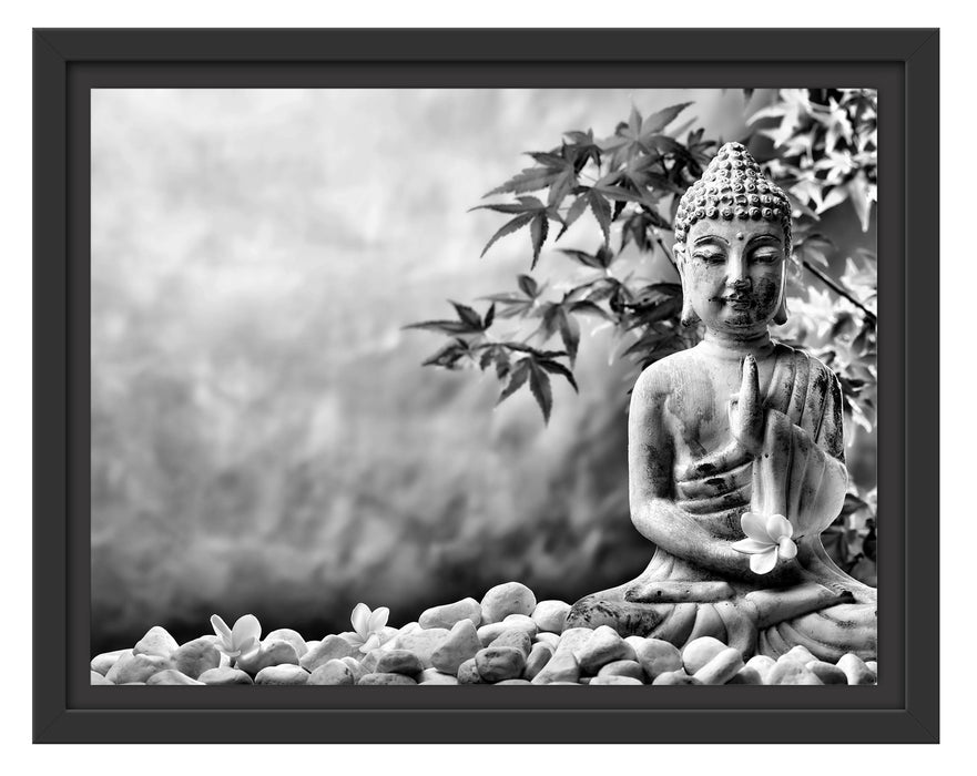 Buddha auf Steinen mit Monoi Blüte Schattenfugenrahmen 38x30