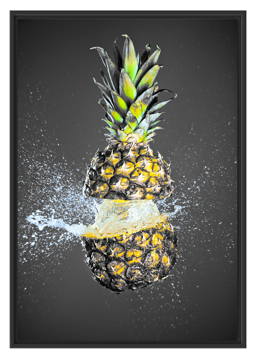 Ananas mit Wasser bespritzt Schattenfugenrahmen 100x70