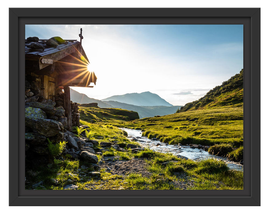 Pixxprint Almhütte am Bach bei Sonnenuntergang, im Schwebe-Effekt Bilderrahmen