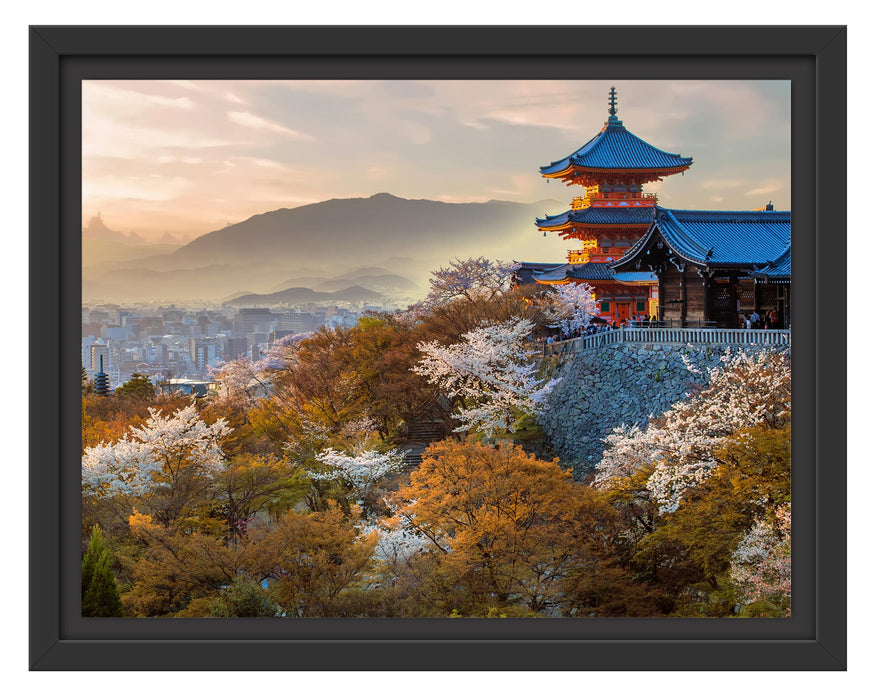 Pixxprint Japanischer Tempel vor nebeliger Stadt, im Schwebe-Effekt Bilderrahmen