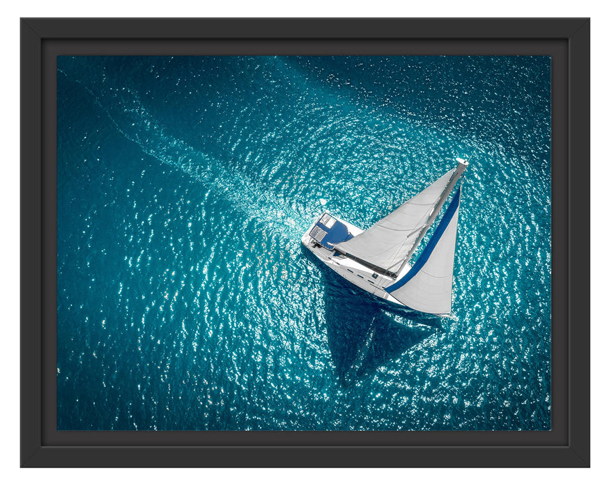 Pixxprint Einsames Segelboot auf dem Meer, im Schwebe-Effekt Bilderrahmen