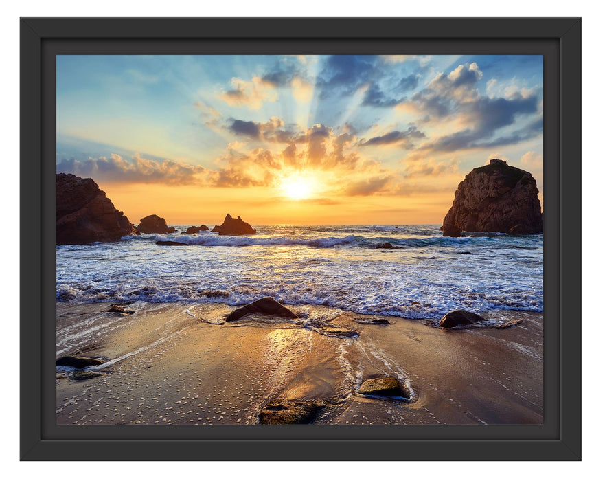 Pixxprint Sandstrand mit Felsen im Sonnenuntergang, im Schwebe-Effekt Bilderrahmen