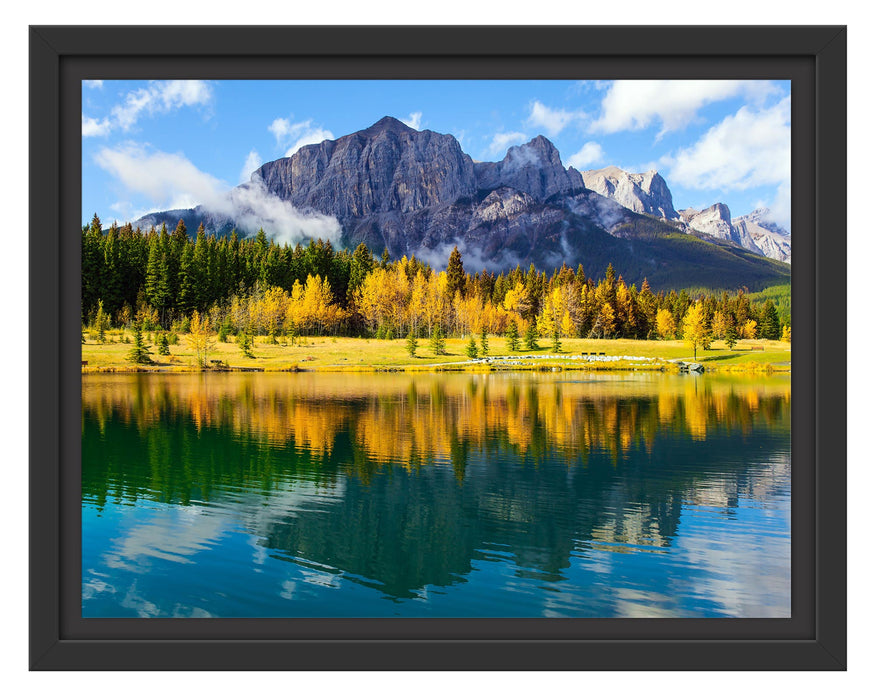 Pixxprint Kanadischer Herbstwald und Berge am See, im Schwebe-Effekt Bilderrahmen