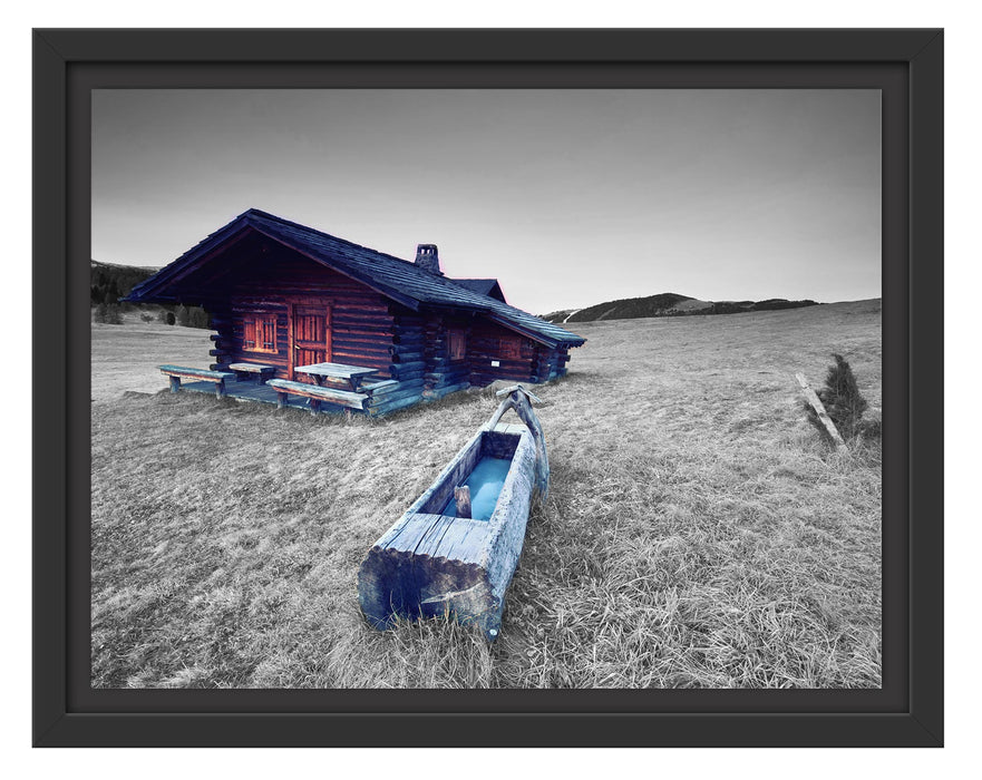 Pixxprint Blockhaus mit Wassertrog Dämmerung B&W Detail, im Schwebe-Effekt Bilderrahmen
