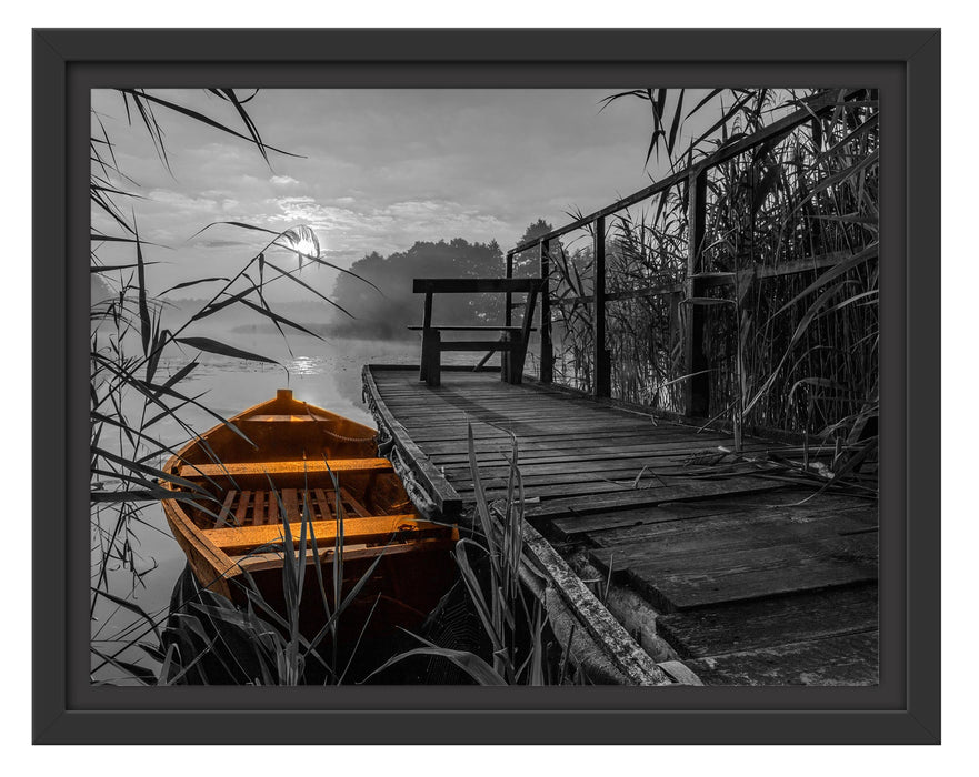 Pixxprint Bootssteg am See bei Sonnenuntergang B&W Detail, im Schwebe-Effekt Bilderrahmen