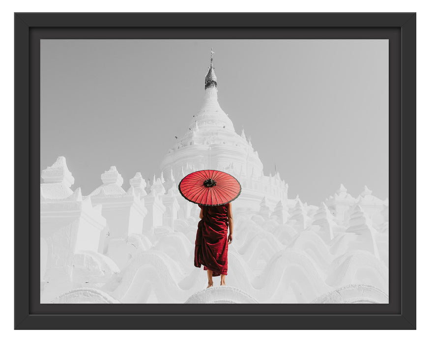 Pixxprint Mönch in rotem Gewand vor weißem Tempel B&W Detail, im Schwebe-Effekt Bilderrahmen