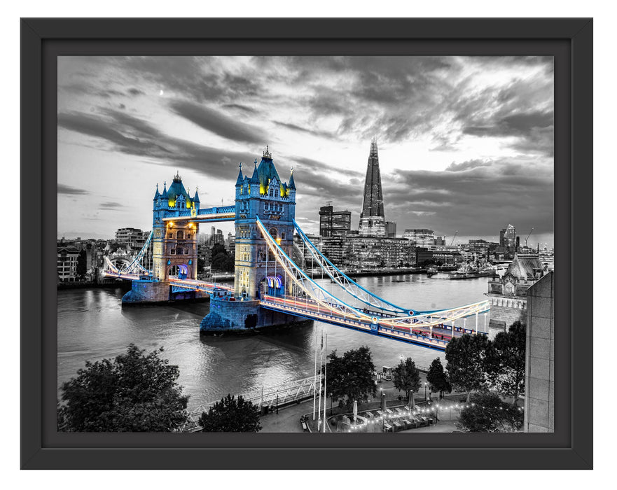 Pixxprint Beleuchtete Tower Bridge am Abend B&W Detail, im Schwebe-Effekt Bilderrahmen