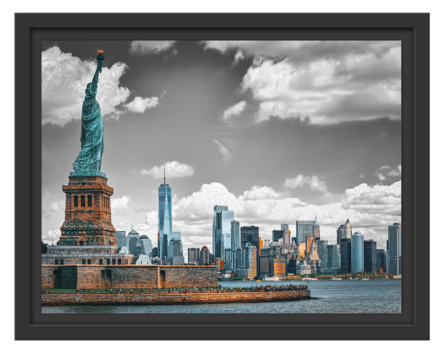 Pixxprint Freiheitsstatue mit New Yorker Skyline B&W Detail, im Schwebe-Effekt Bilderrahmen