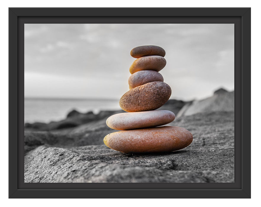 Pixxprint Kieselpyramide im Sonnenuntergang B&W Detail, im Schwebe-Effekt Bilderrahmen