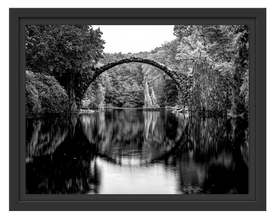 Pixxprint Rakotz-Brücke Kromlau Reflexion, Monochrome, im Schwebe-Effekt Bilderrahmen