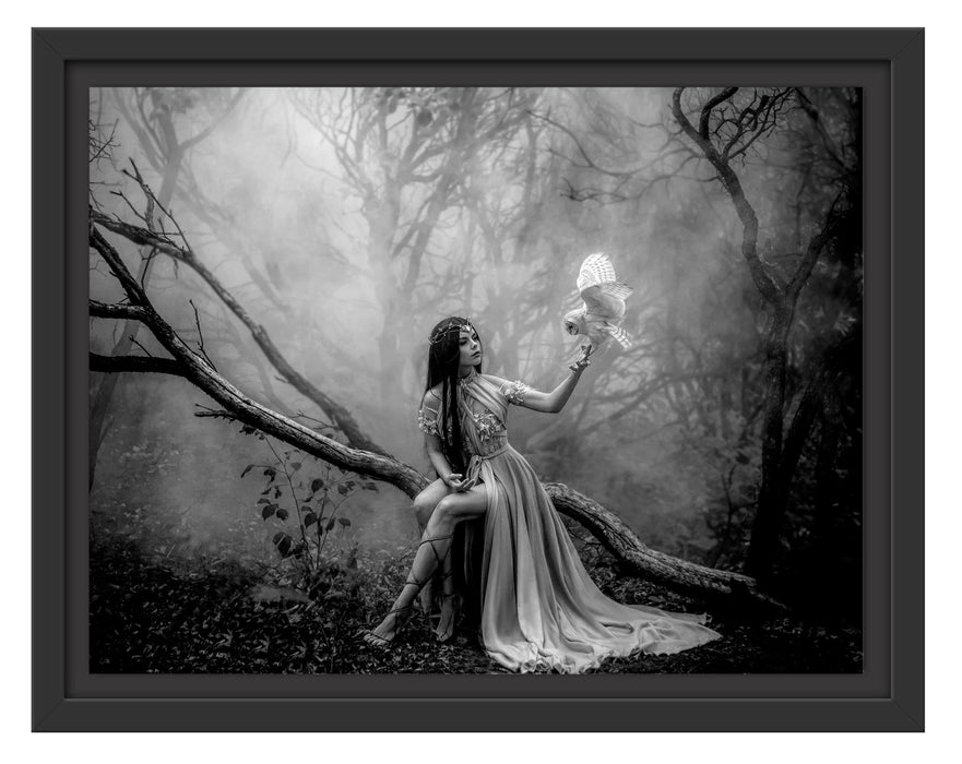Pixxprint Mystische Schönheit im nebeligen Wald, Monochrome, im Schwebe-Effekt Bilderrahmen