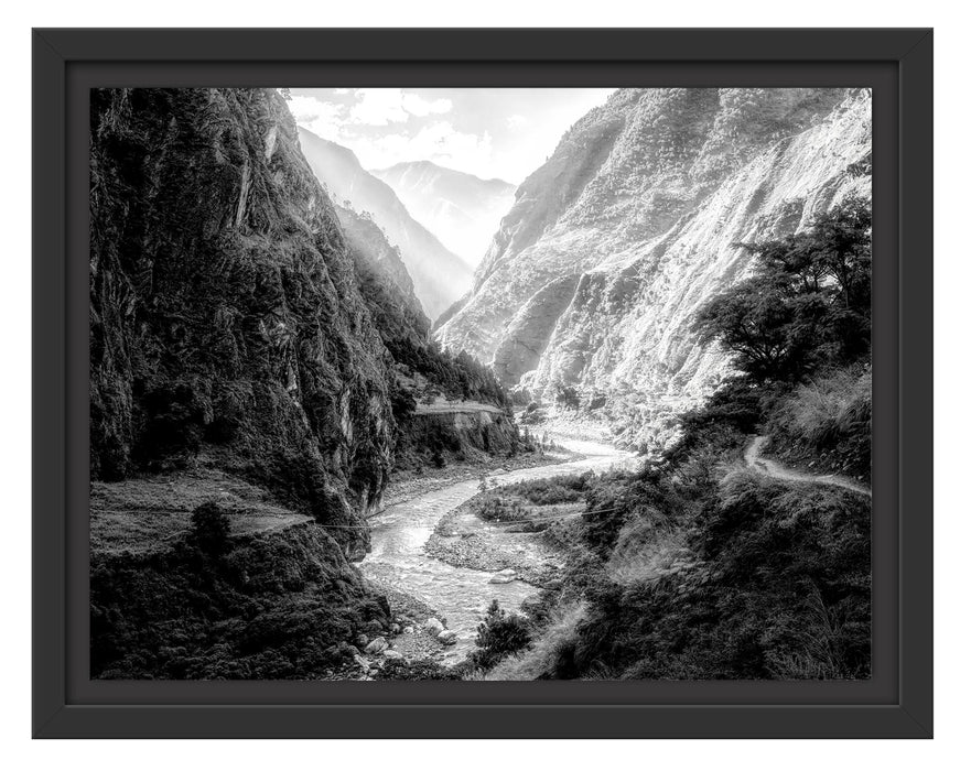 Pixxprint Fluss schlängelt sich durch Bergtal, Monochrome, im Schwebe-Effekt Bilderrahmen
