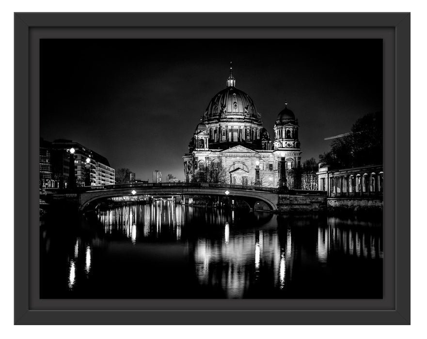 Pixxprint Berliner Dom an der Spree bei Nacht, Monochrome, im Schwebe-Effekt Bilderrahmen