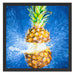Ananas mit Wasser bespritzt Kunst Schattenfugenrahmen Quadratisch 55x55