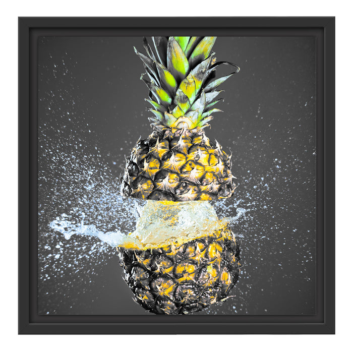 Ananas mit Wasser bespritzt Schattenfugenrahmen Quadratisch 40x40