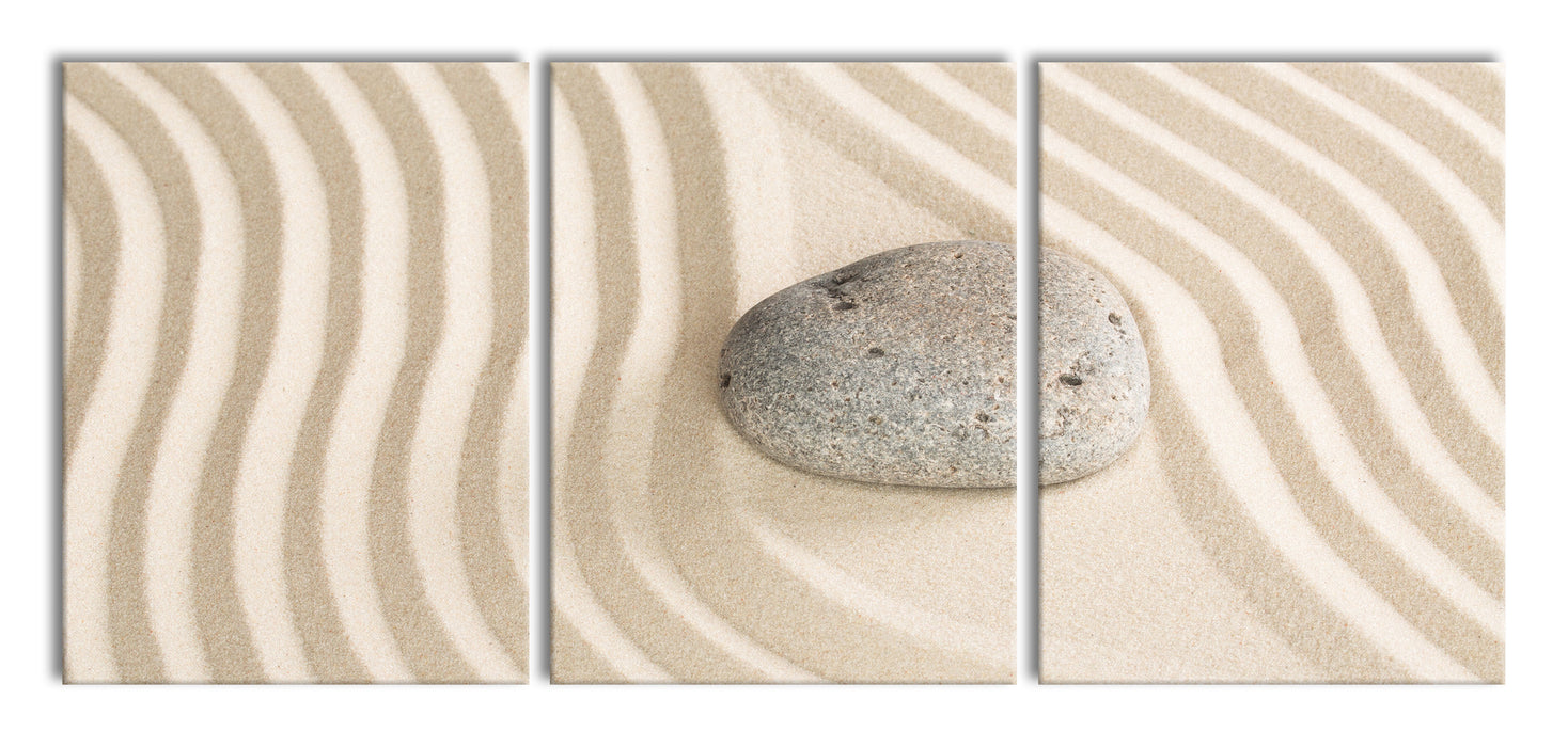Steine in Sand mit Muster, XXL Leinwandbild als 3 Teiler