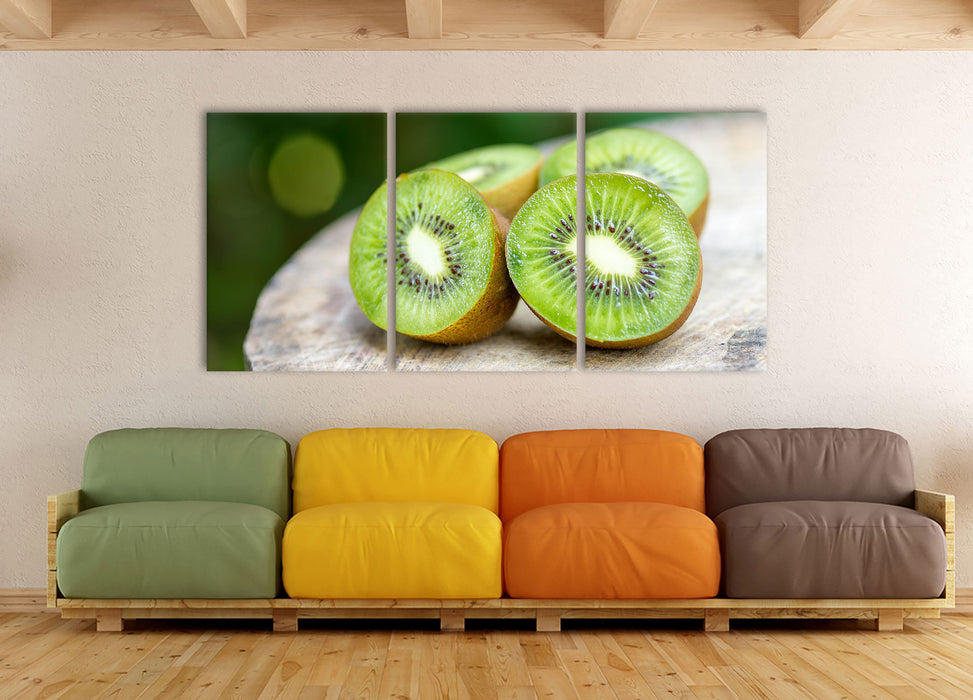 Leckere aufgeschnittene Kiwis, XXL Leinwandbild als 3 Teiler