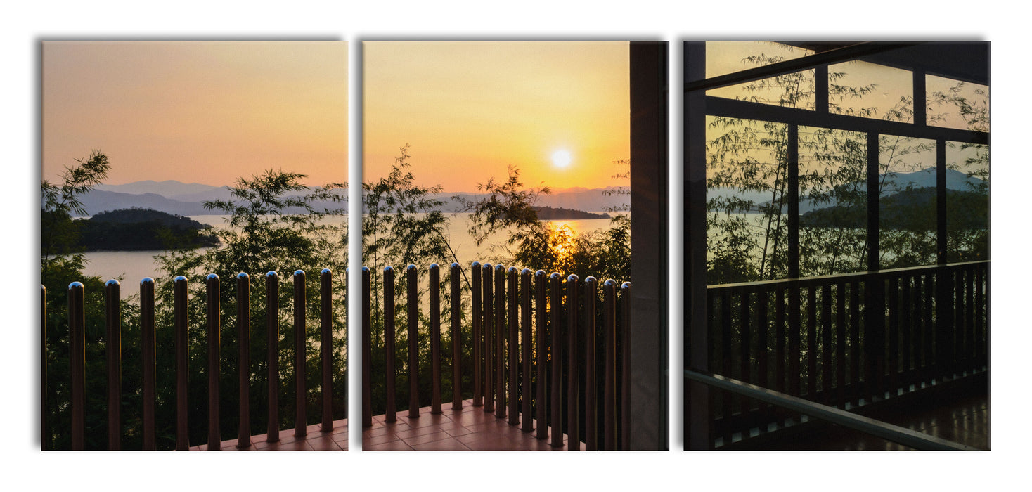Haus am See bei Sonnenuntergang, XXL Leinwandbild als 3 Teiler