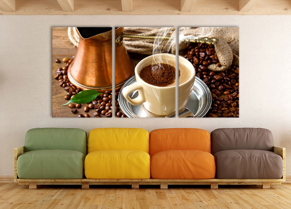 Frisch Kaffee mit Kaffeebohnen, XXL Leinwandbild als 3 Teiler