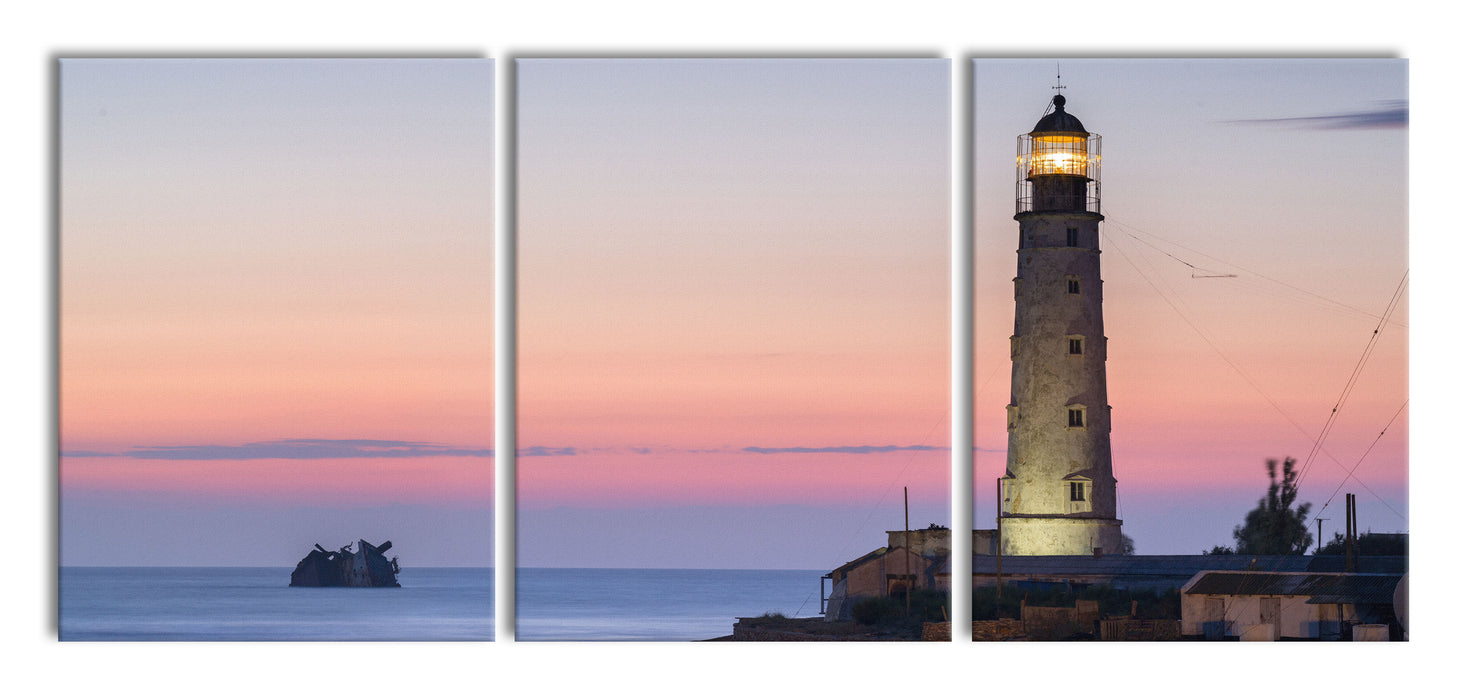 Leuchtturm in Abenddämmerung, XXL Leinwandbild als 3 Teiler