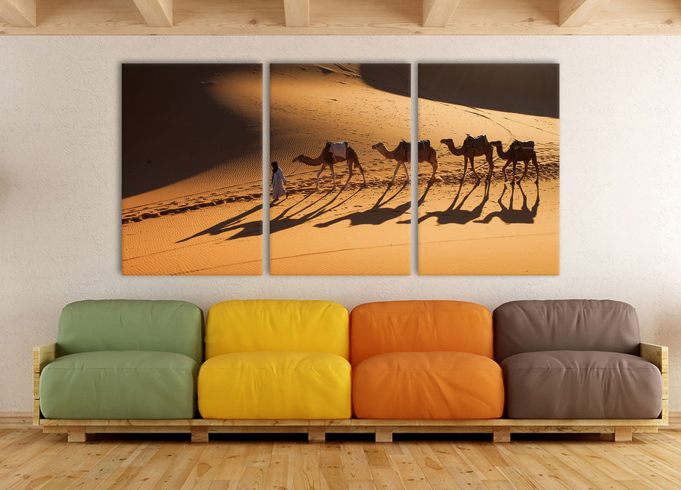 Kamelkarawane in der Wüste, XXL Leinwandbild als 3 Teiler