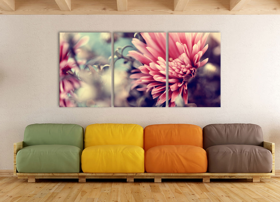 Romantische Blumen, XXL Leinwandbild als 3 Teiler