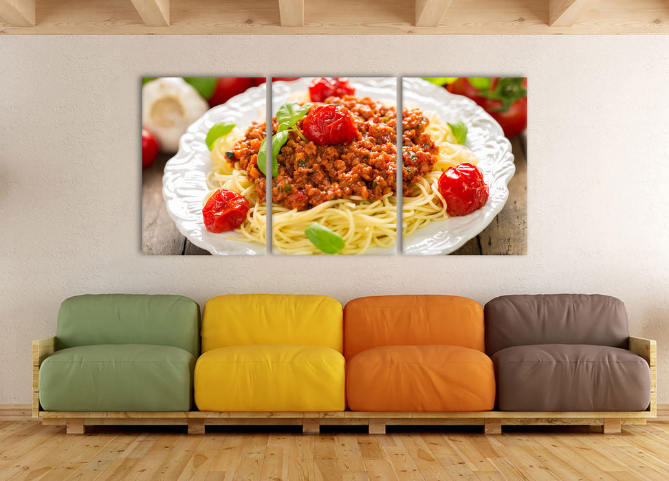 Spaghetti Bolognese auf dem Teller, XXL Leinwandbild als 3 Teiler