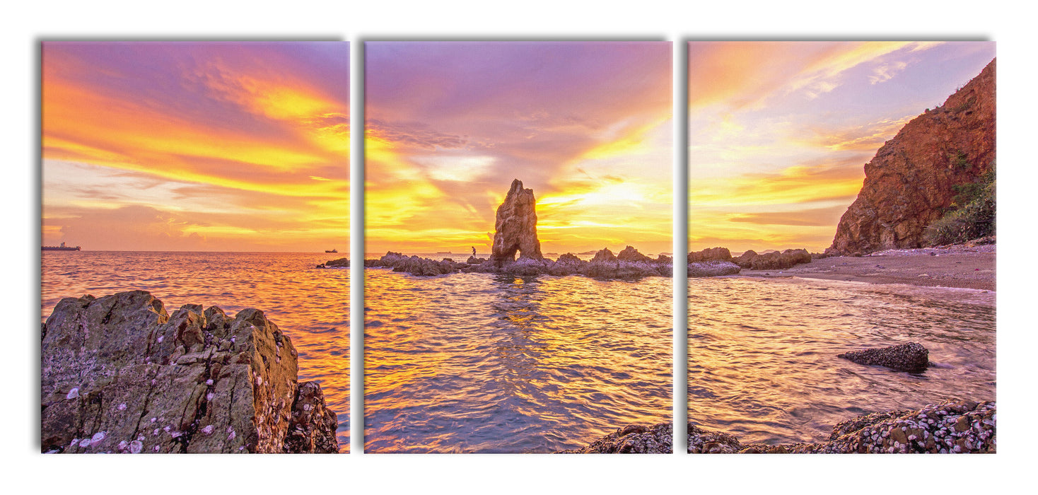 Küstenlinie mit Sonnenuntergang, XXL Leinwandbild als 3 Teiler