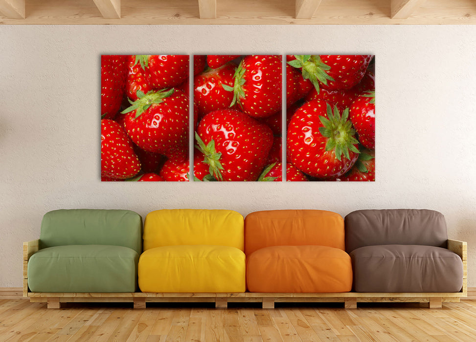 Fruchtig frische Erdbeeren, XXL Leinwandbild als 3 Teiler