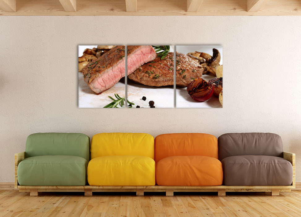 Saftiges Steak Medium, XXL Leinwandbild als 3 Teiler