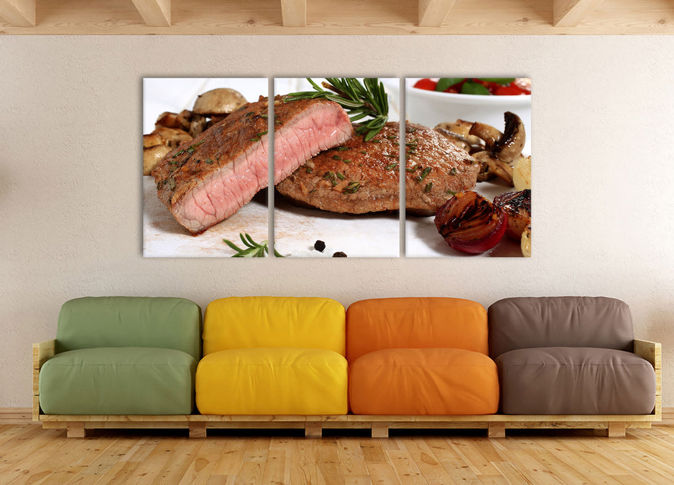 Saftiges Steak Medium, XXL Leinwandbild als 3 Teiler