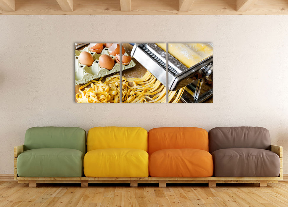 Nudelmaschine Pasta Italia, XXL Leinwandbild als 3 Teiler