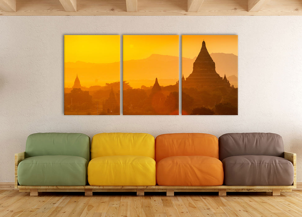Buddha Tempel im Sonnenuntergang, XXL Leinwandbild als 3 Teiler