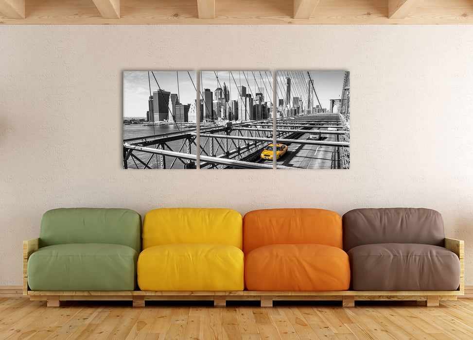Gelbes Taxi in New York auf Brücke, XXL Leinwandbild als 3 Teiler